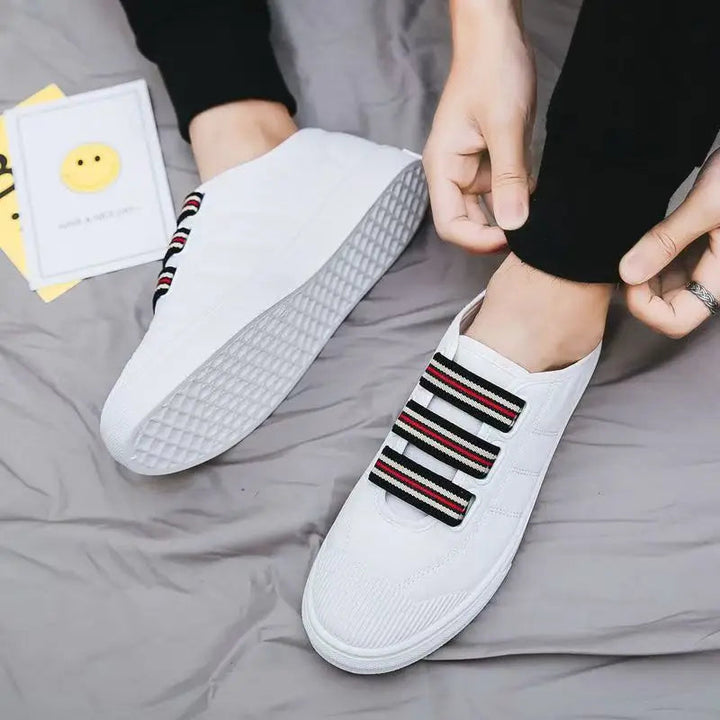 District Low-Top Sneaker