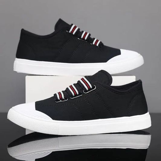 District Low-Top Sneaker