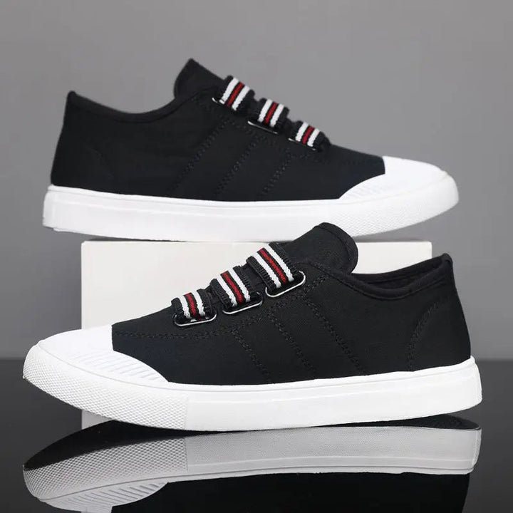 District Low-Top Sneaker