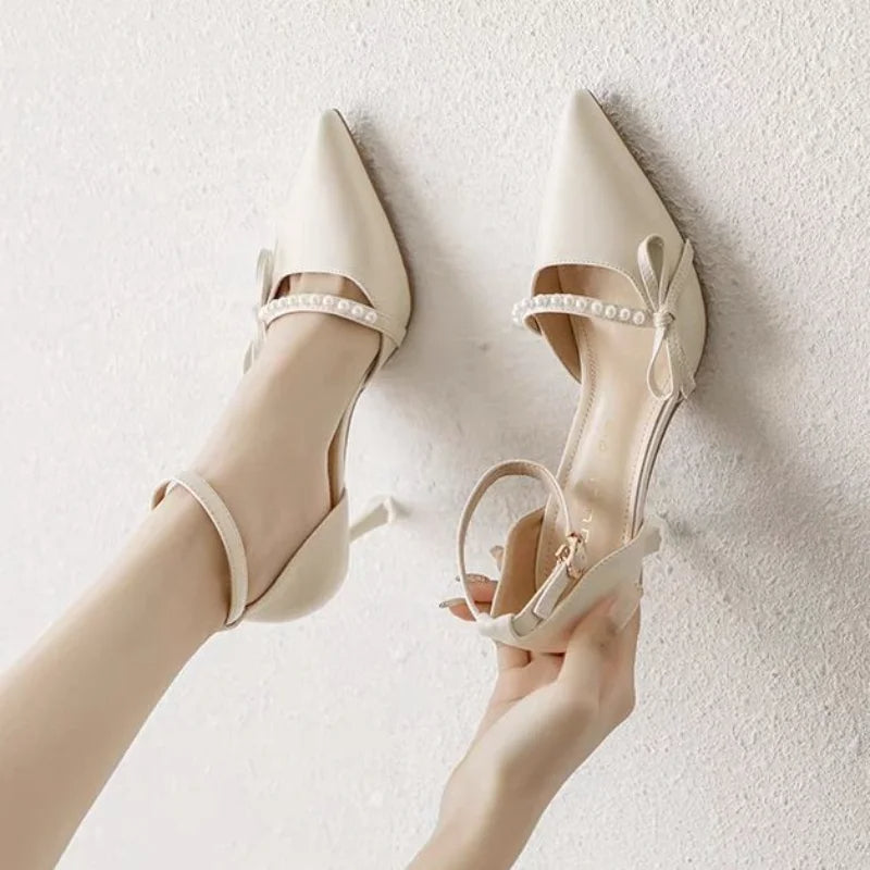 La Vie Pearl Bow Heel