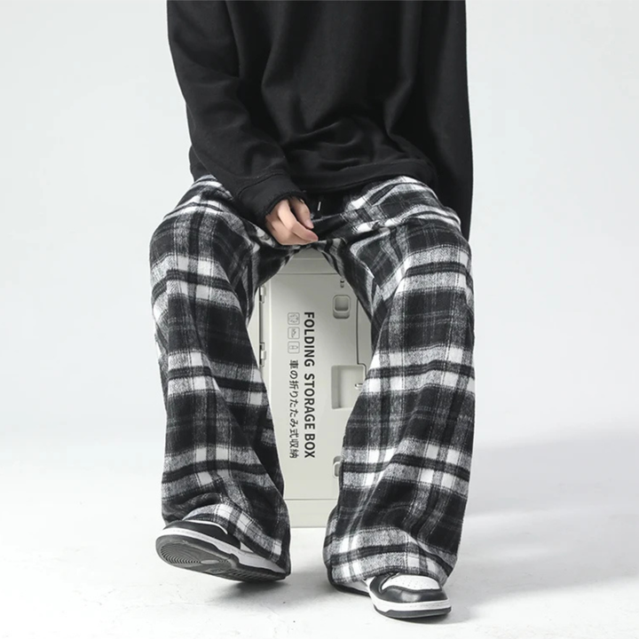 Graph Plaid Sweatpant