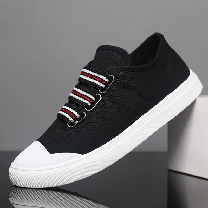 District Low-Top Sneaker