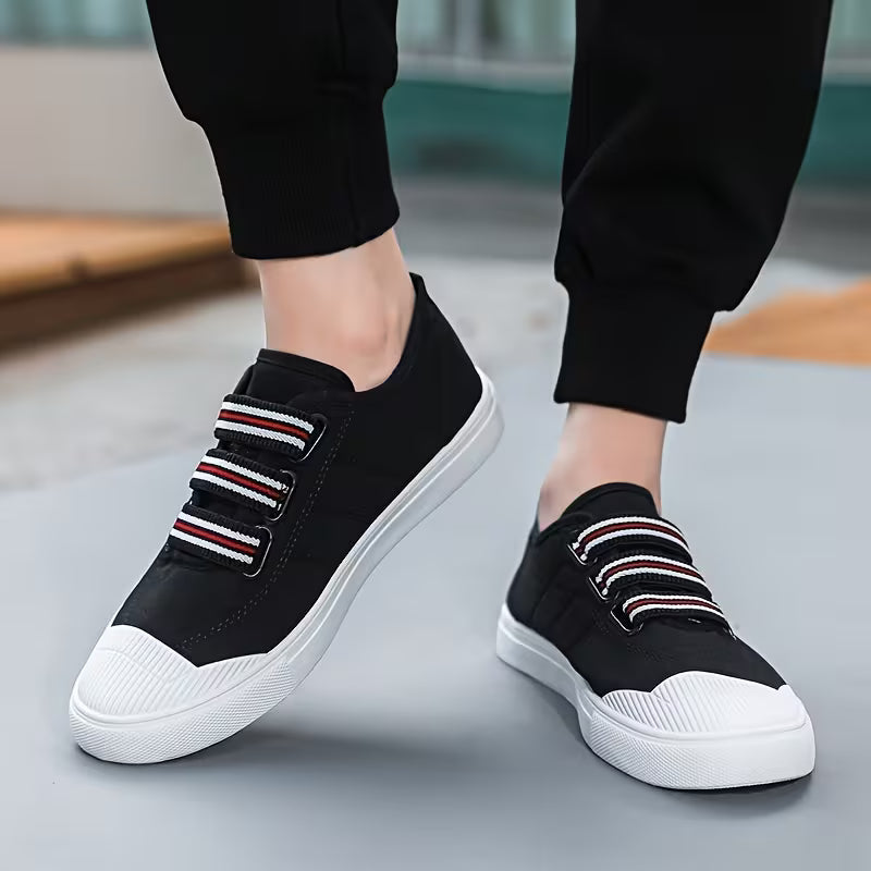 District Low-Top Sneaker