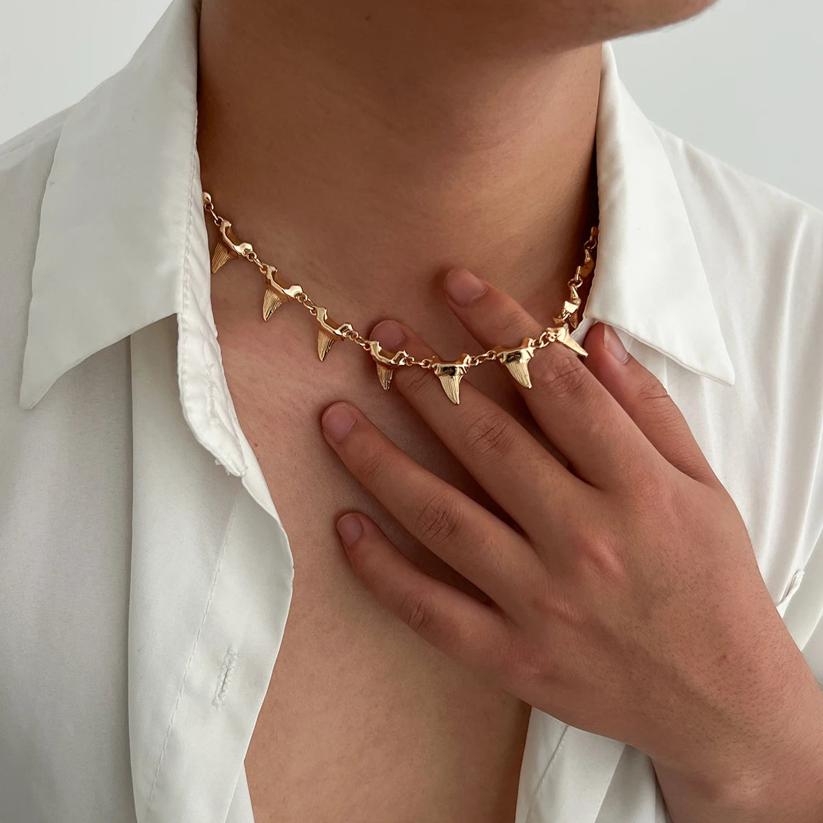 Abyss Fang Necklace