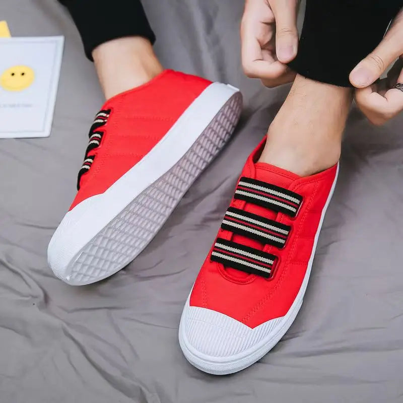 District Low-Top Sneaker