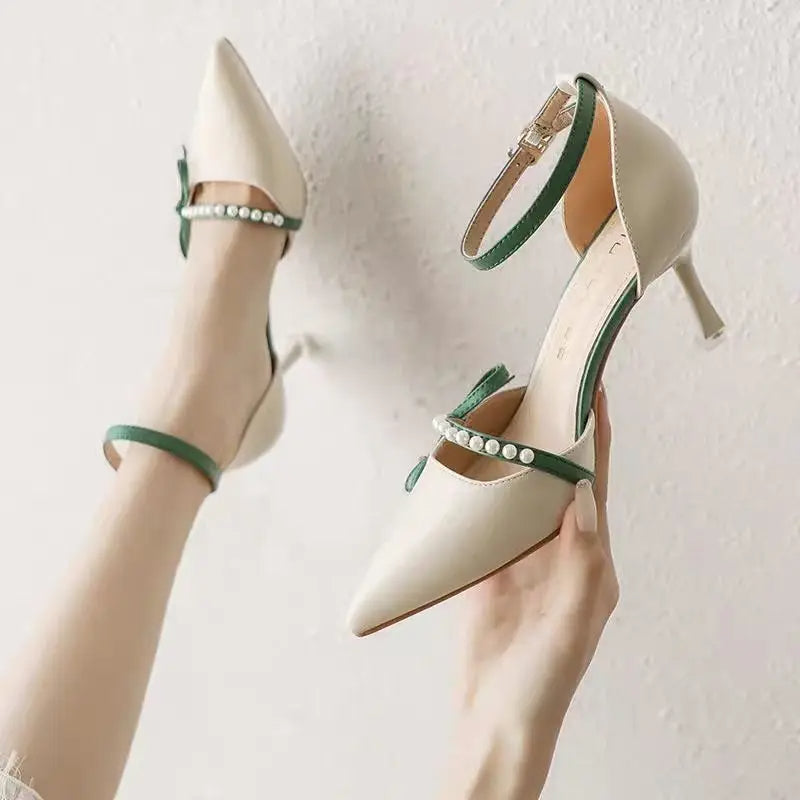 La Vie Pearl Bow Heel
