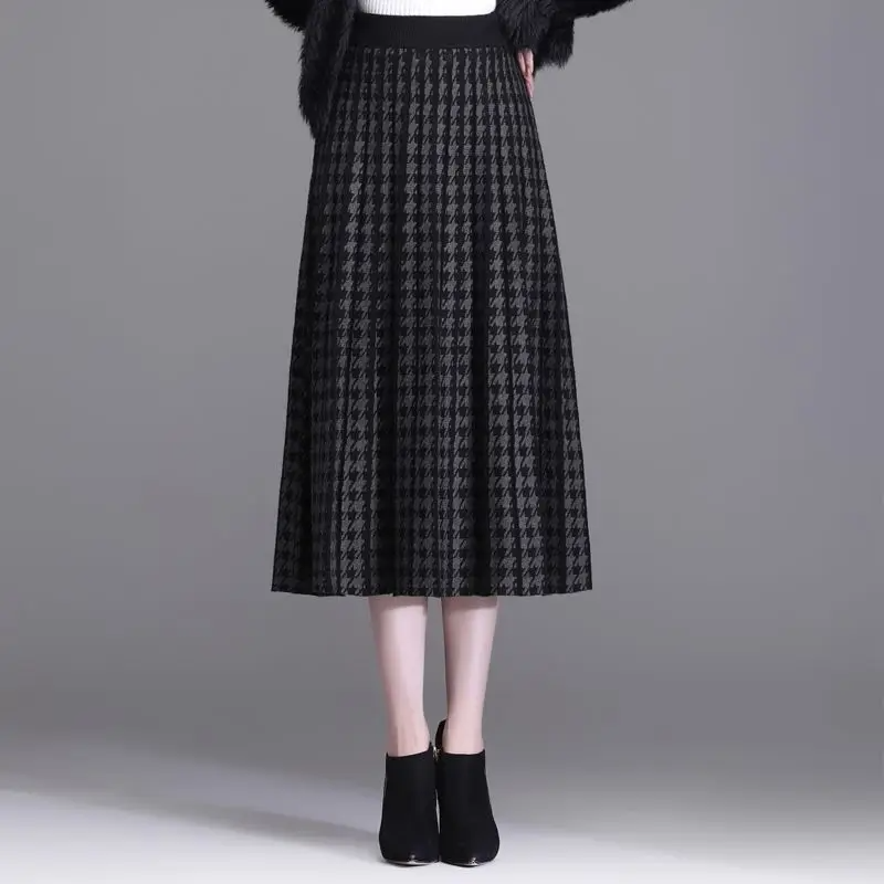 Monroe Houndstooth Midi Skirt