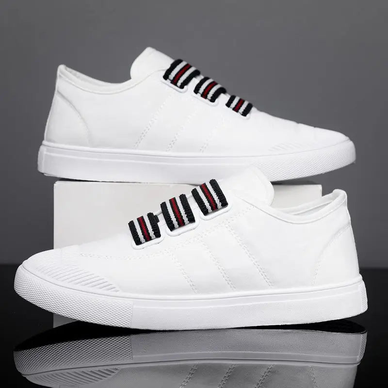 District Low-Top Sneaker