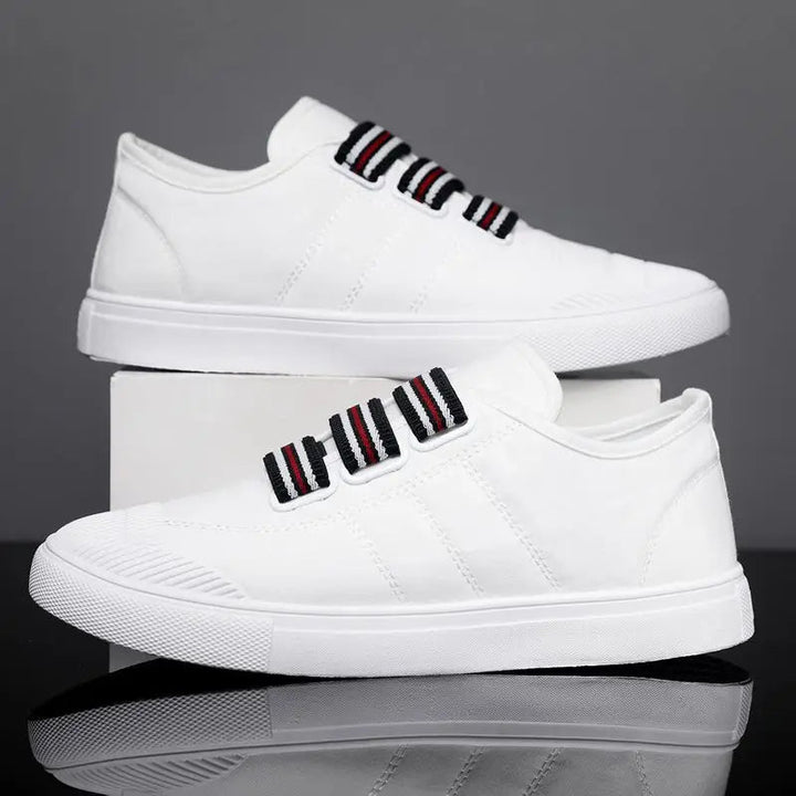 District Low-Top Sneaker