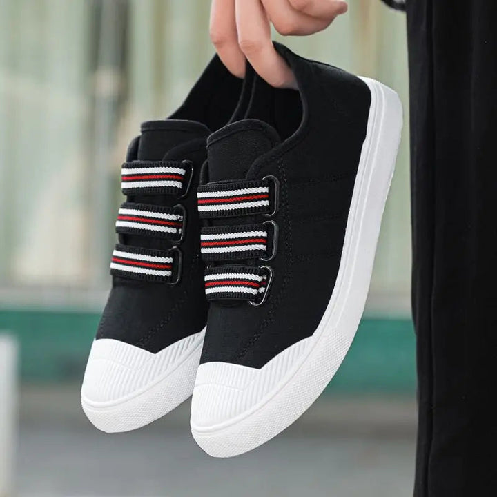 District Low-Top Sneaker