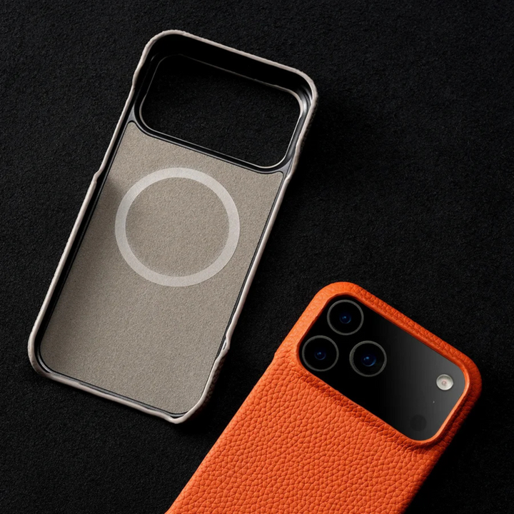 The Executive Leather iPhone 17 Case