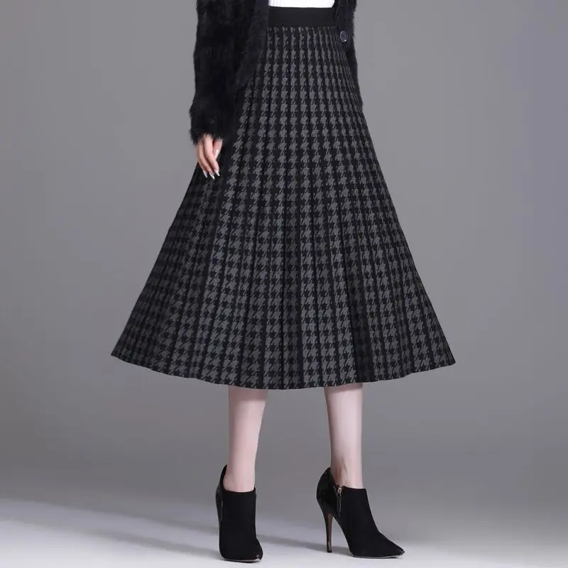Monroe Houndstooth Midi Skirt