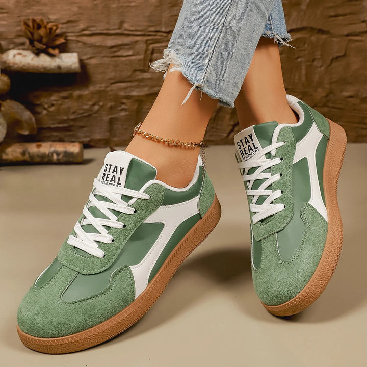 Chelsea Low-Top Sneaker