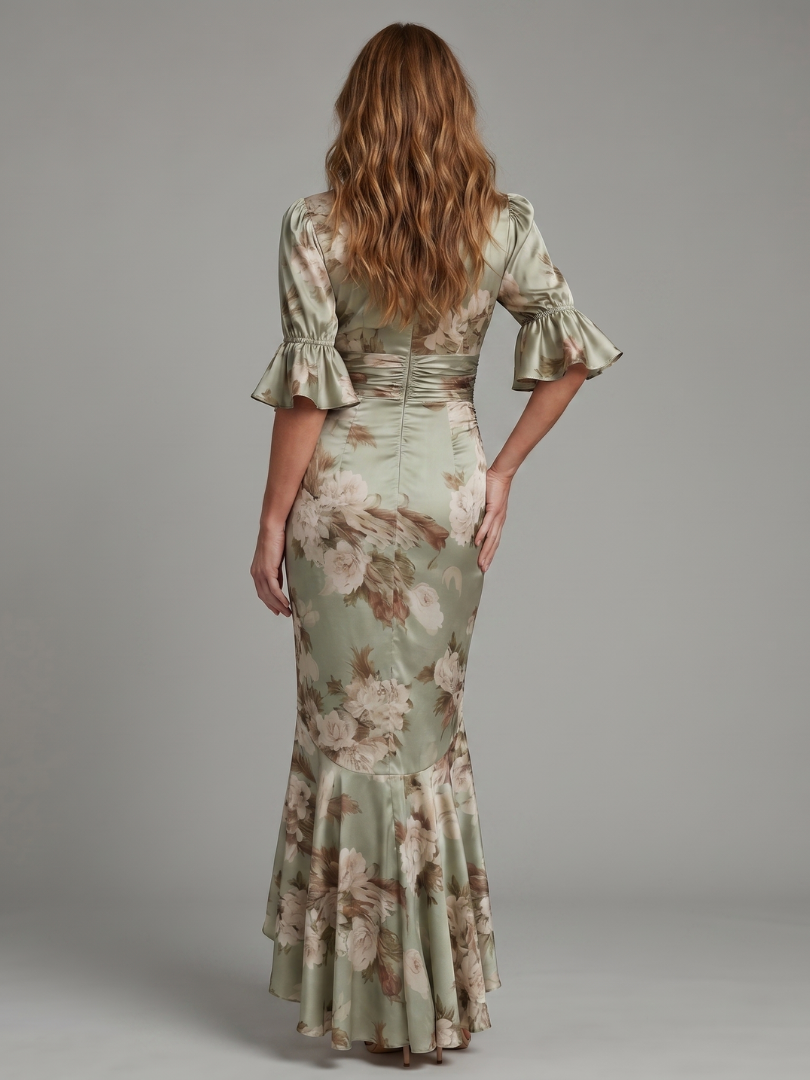 Palm | Midi Dress with Short Sleeves and V-Neck, Featuring a Ruched Waist