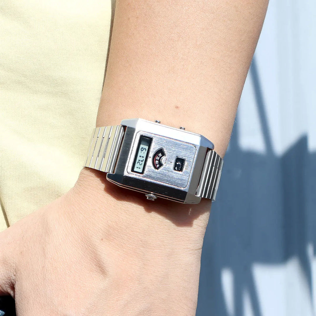 Retrograde Console Watch