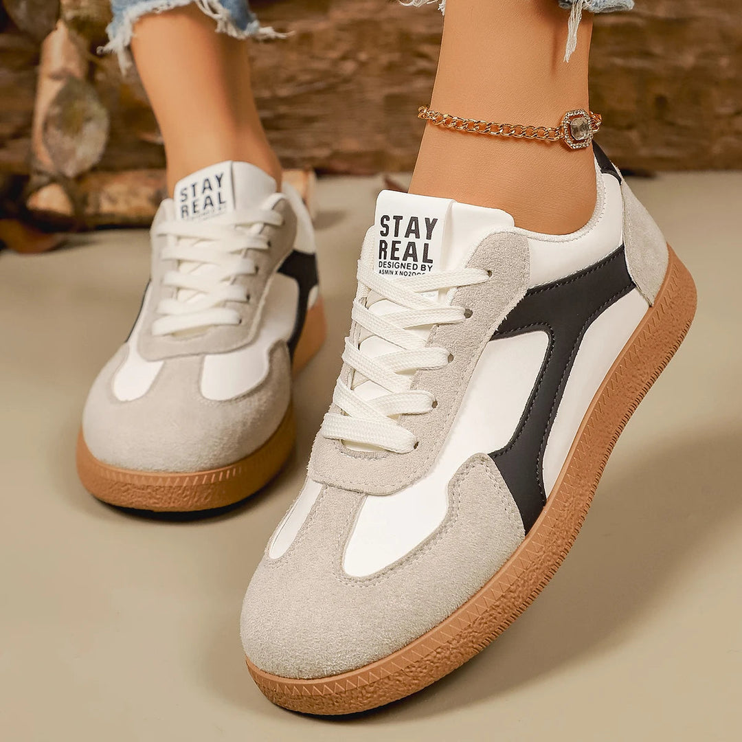 Chelsea Low-Top Sneaker