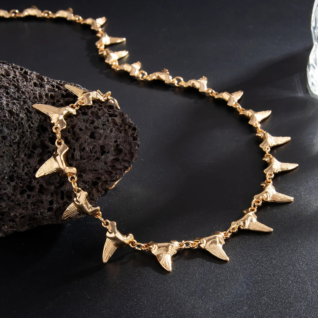 Abyss Fang Necklace