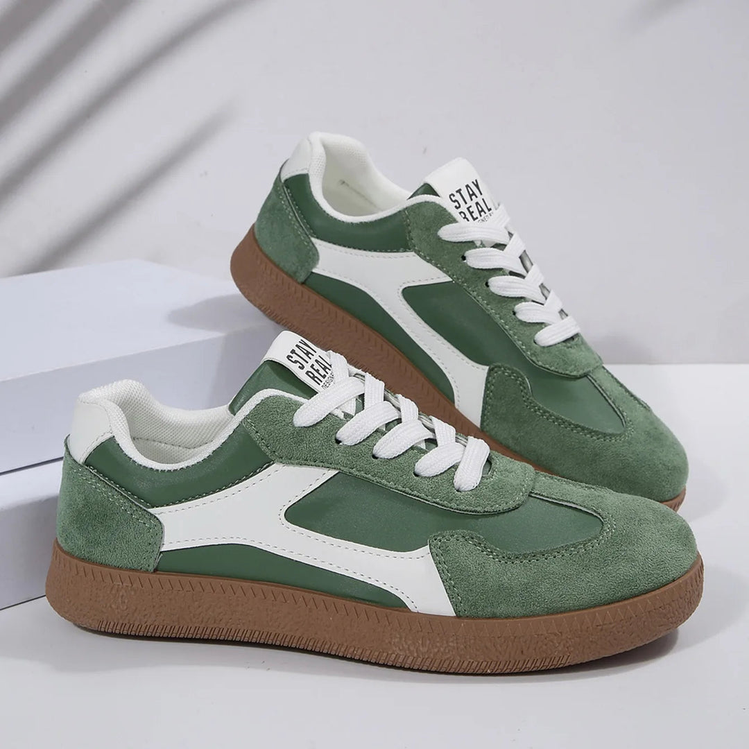 Chelsea Low-Top Sneaker