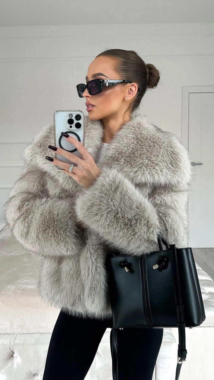 Ines | Chic Faux Fur Coat