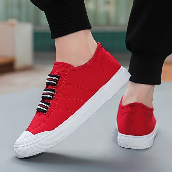District Low-Top Sneaker