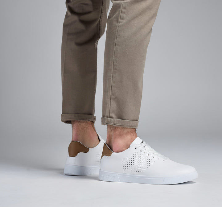 Aeron Low-Top Sneaker