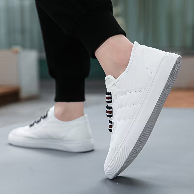 District Low-Top Sneaker