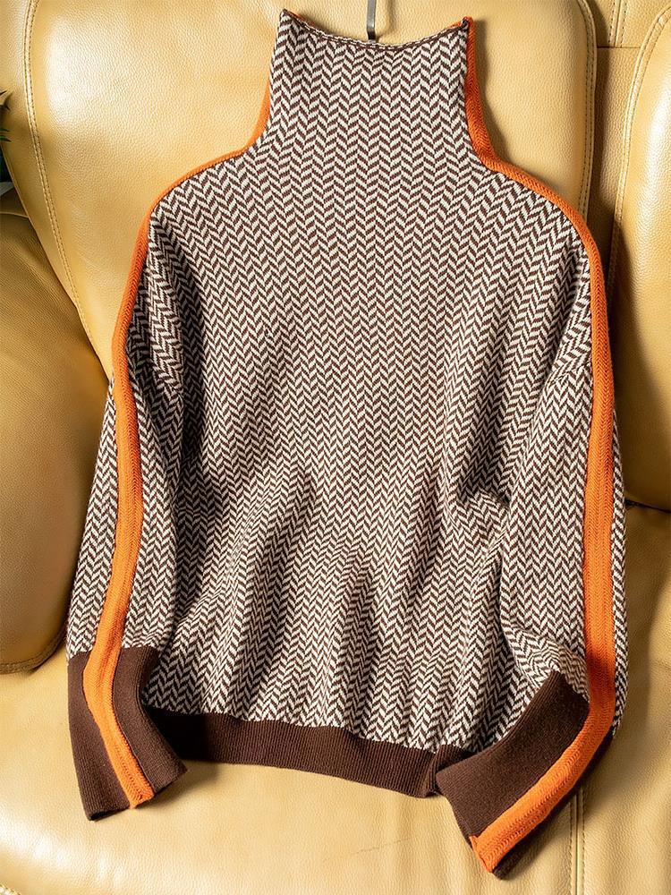 Maaike™ – Turtleneck Sweater with Bold Contrast Stripes
